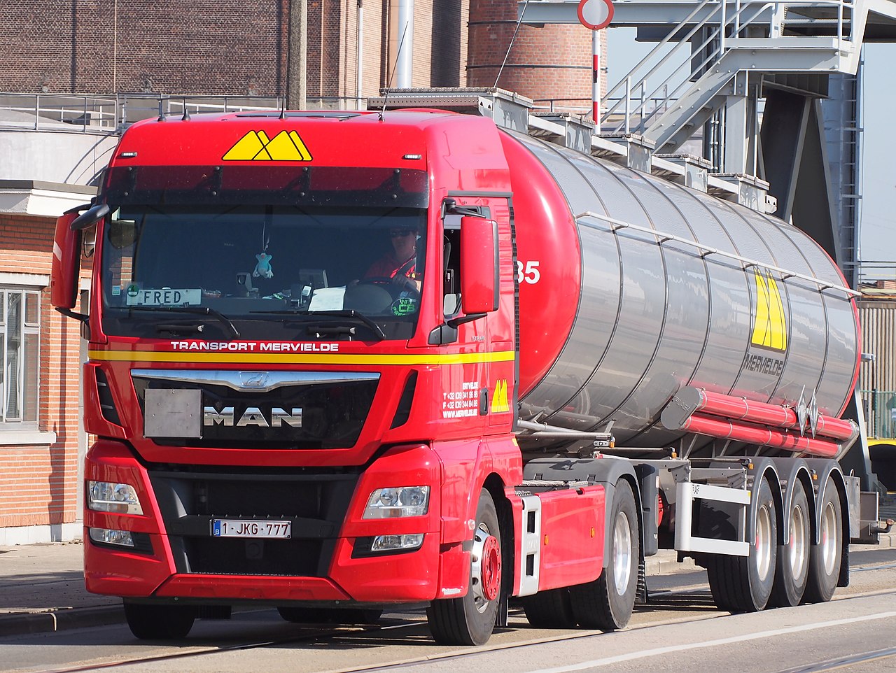 MAN TGX camion 1280px-MAN_Transport_Mervielde