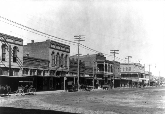 Main Street in Cleburne in the 1910s