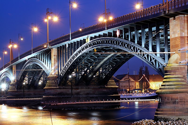 File:Mainz-Theodor-Heuss-Brücke in der blauen Stunde.jpg