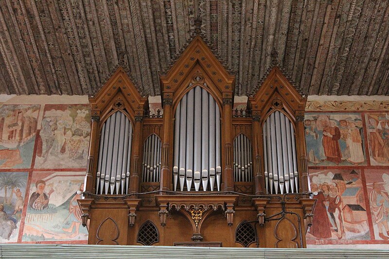 File:Malujowice Saint James the Greater church 2016 P04 pipe organs.jpg