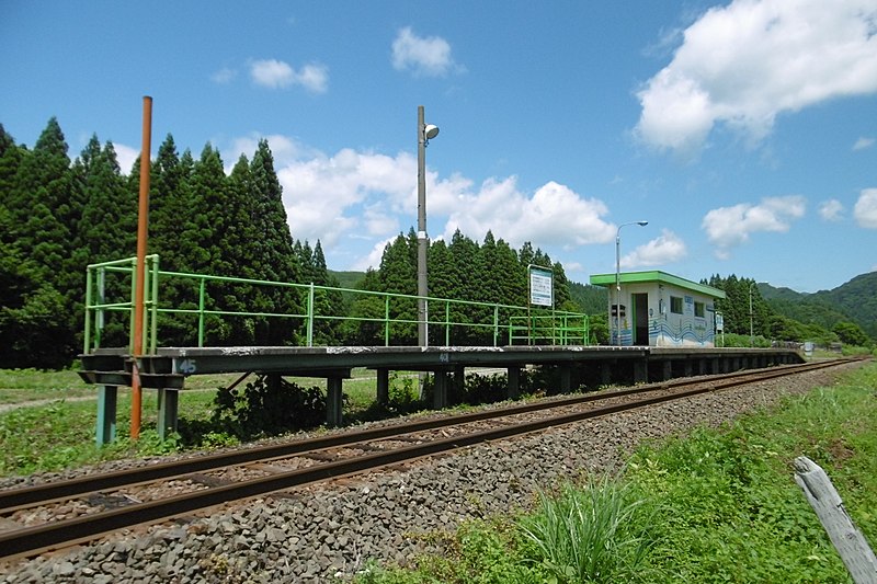 File:Matsuba Station 2017-b.jpg