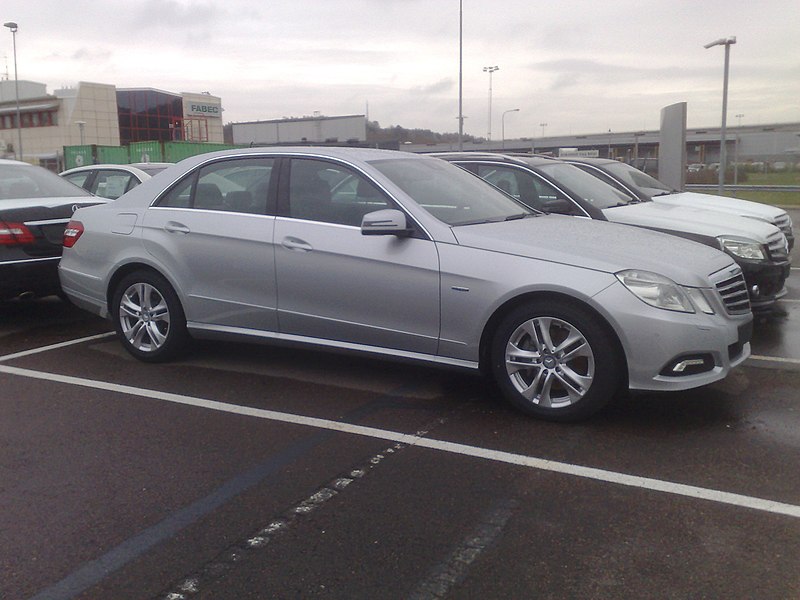 File:Mercedes-Benz E250 CDi (4565908450).jpg