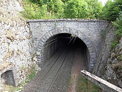 Vue de la tête du tunnel des Écomboles no 1 côté Mesnay - Arbois.