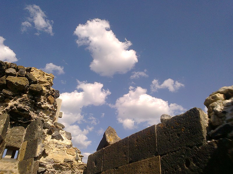 Պատկեր:Monastic complex of St. Sargis in Ushi 29.jpg