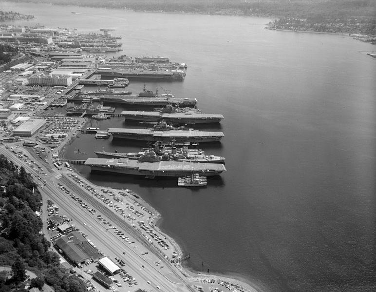 File:Mothballed ships at Puget Sound August 1992.jpg