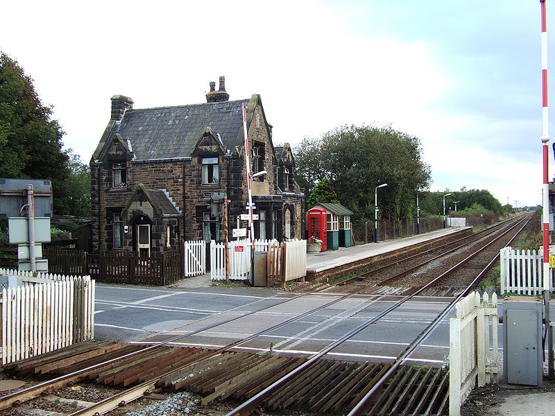 File:New Lane railway station.JPG