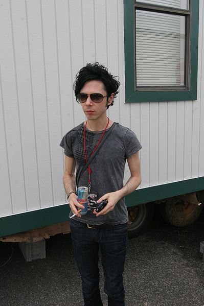 File:Nick Zinner.jpg