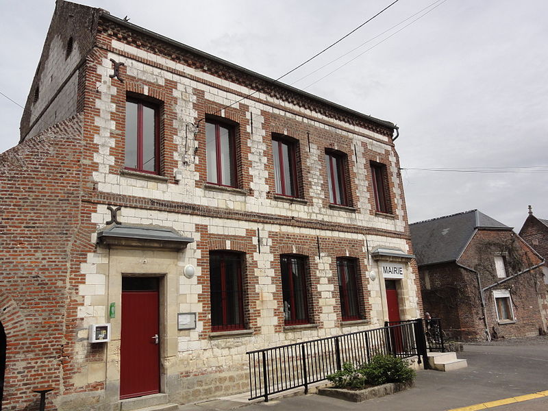 File:Nouvion-et-Catillon (Aisne) mairie.JPG