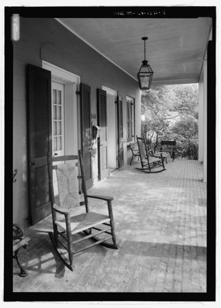 File:Oblique view of the southeast porch looking from the south - Dranguet-Ackel House, 146 Jefferson Street, Natchitoches, Natchitoches Parish, LA HABS LA-1331-4.tif