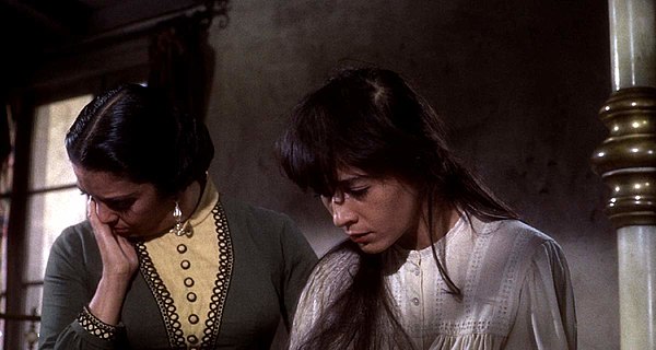 Scenes of Jurado with Pina Pellicer in One-Eyed Jacks (1961)