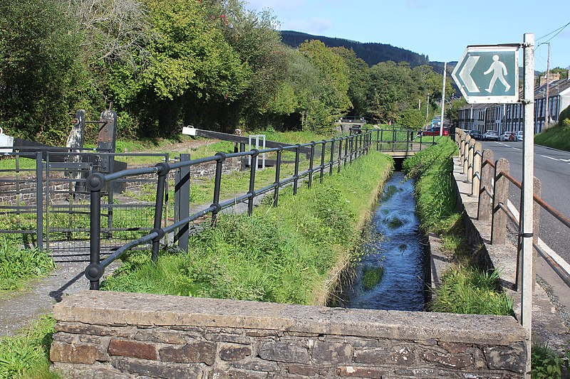 File:Overflow channel & path by Clun Isaf Lock (geograph 6990303).jpg