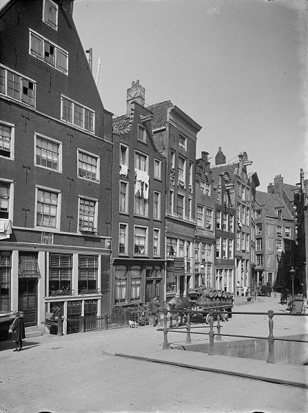 File:Overzicht voorgevels met straatbeeld - Amsterdam - 20021516 - RCE.jpg