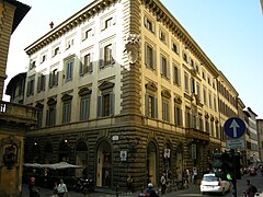 Palazzo Viviani della Robbia