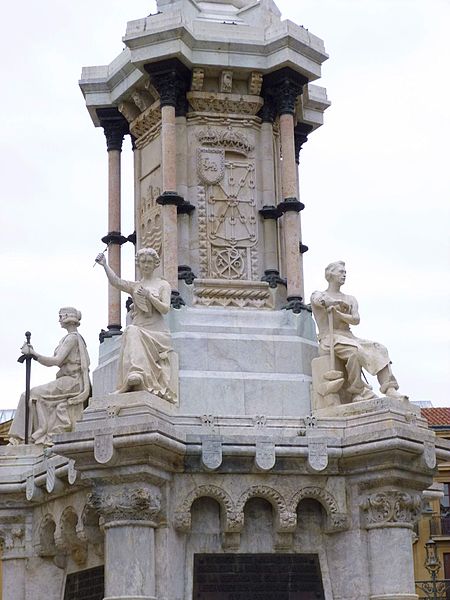 File:Pamplona - Monumento a los Fueros 12.JPG