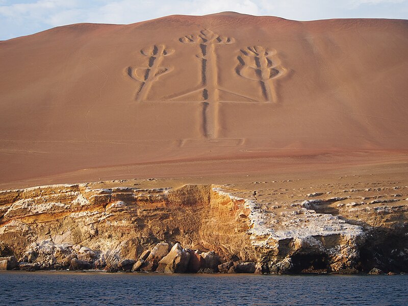 File:Paracas Candelabra - Ica, Peru.jpg