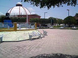 Parque Central von Jonuta mit Kirche