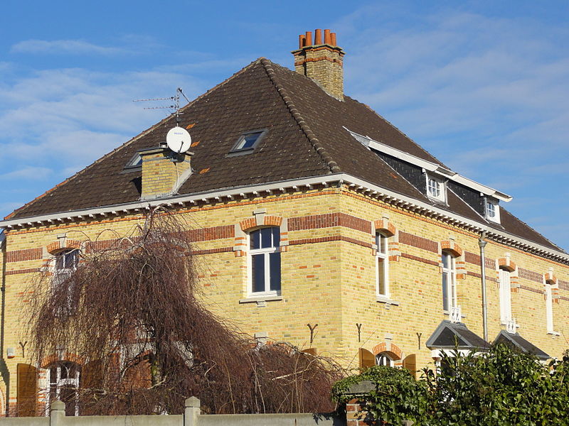 File:Pecquencourt - Cités de la fosse Barrois des mines d'Aniche (17).JPG