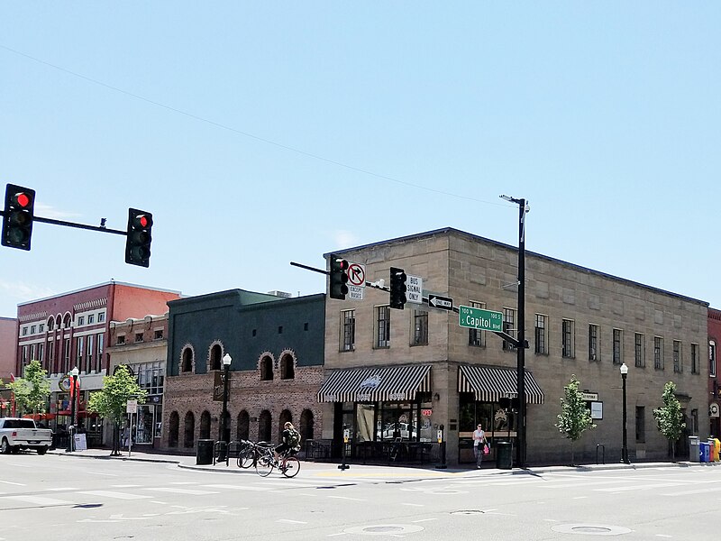 File:Perrault Building (Boise, Idaho).jpg