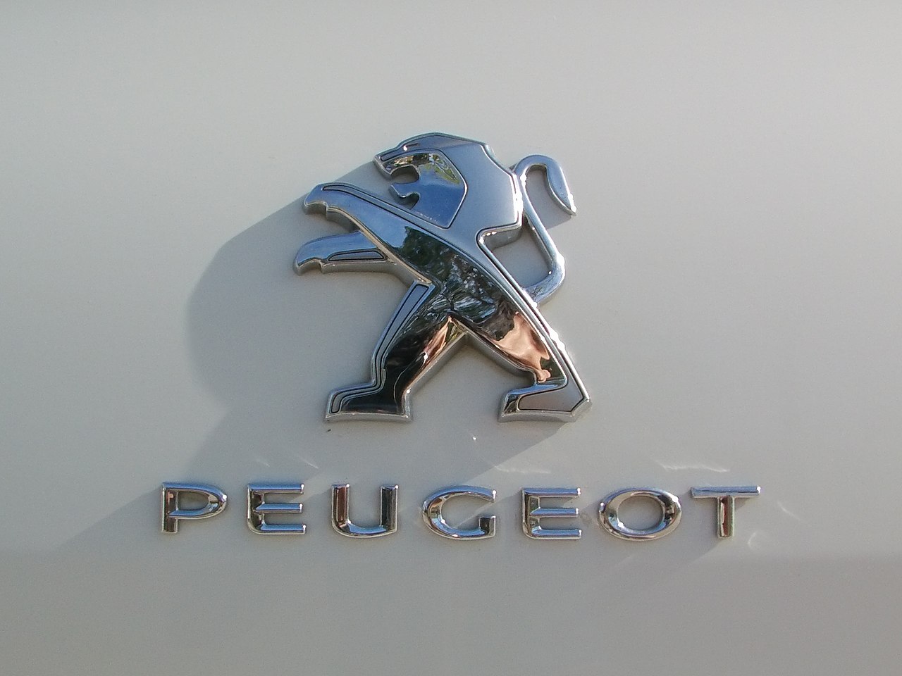 PEUGEOT LOGO