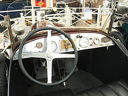 "פיג'ו קוואדרילט" (מודל Typ 172) - מבט לתא הנהג