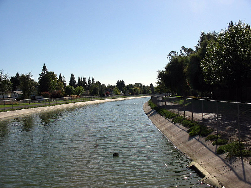 File:Pocket Sacramento Canal.JPG