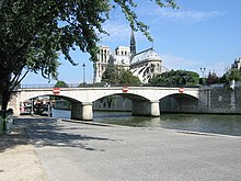 Pont de l'archevêché vu du quai de la tournelle-20050628.jpg