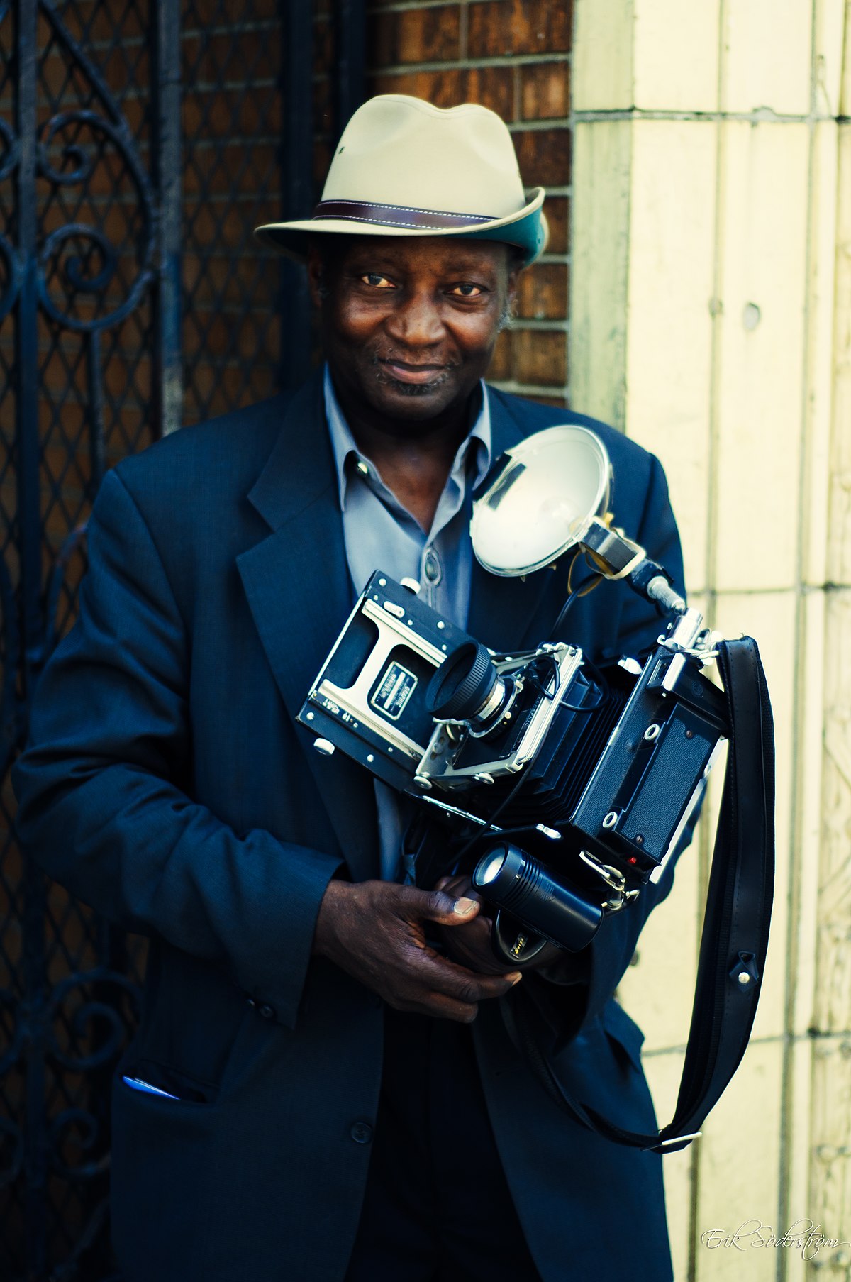 File:Portrait of Photographer Louis Mendes in 2017.jpg - Wikipedia