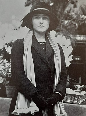 Elizabeth Bowes-Lyon: Thời thơ ấu, Hôn nhân, Công tước phu nhân xứ York (1923–1936)