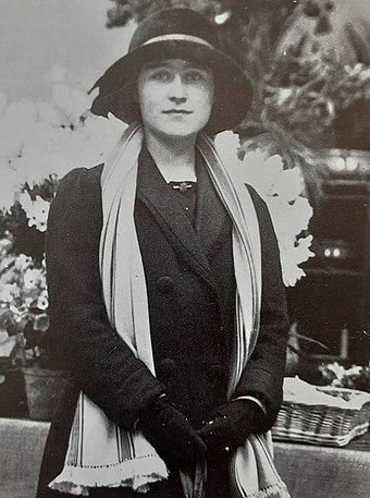 Lady Elizabeth Bowes-Lyon at a charity sale event in 1915