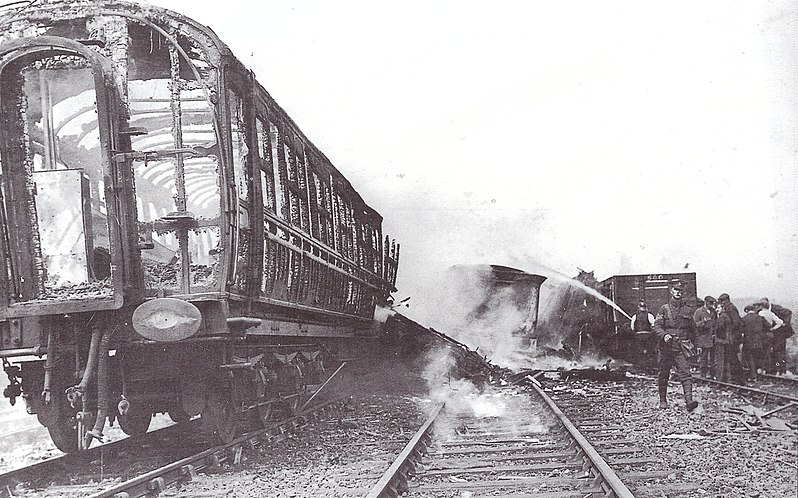 1989 железная дорога. Железнодорожная катастрофа в Квинтинсхилле. Крушение поездов Улу-Теляк. Мюллюпельто крушение поезда.