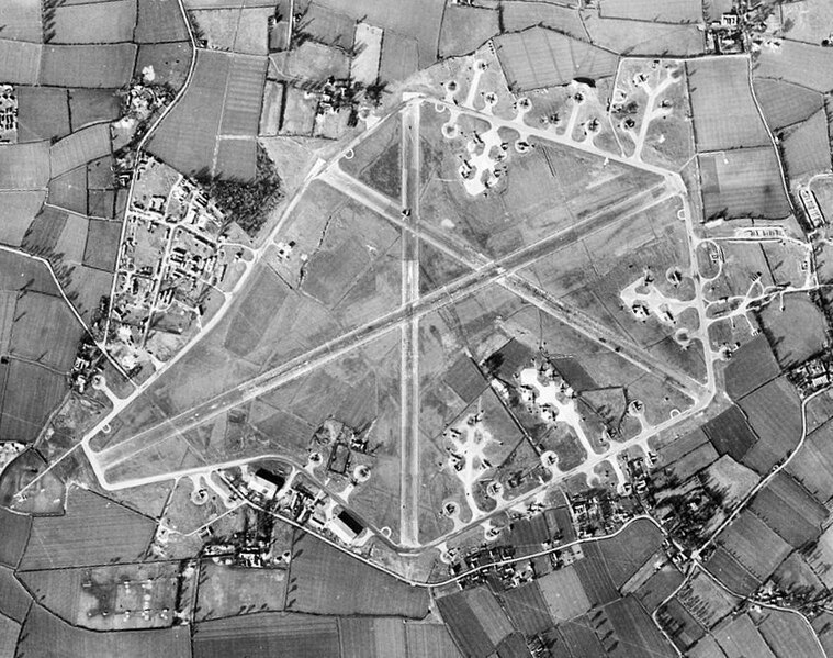 File:RAF Horham - 29 February 1944 - Airfield.jpg