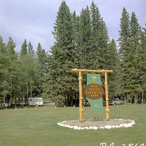 File:Red Lodge Provincial Park, Alberta.jpg