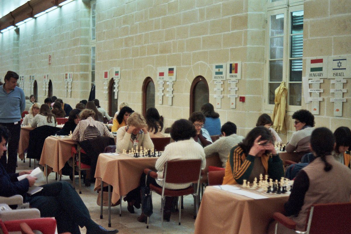 Acervo Fotográfico - 1º Torneio interno de Xadrez - 1980