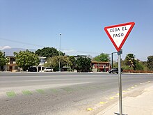 Yield sign in Mexico. Senalizacion ceda el paso.jpg