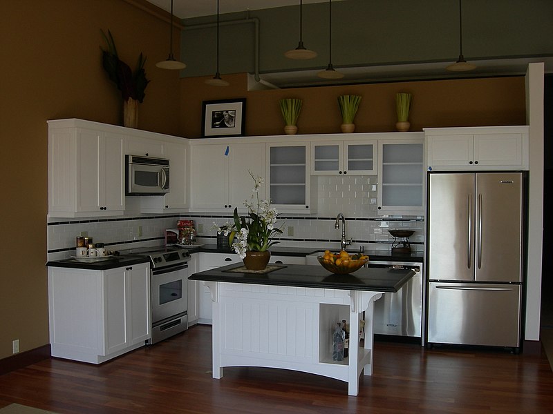 File:Seattle - Queen Anne High apartment kitchen.jpg