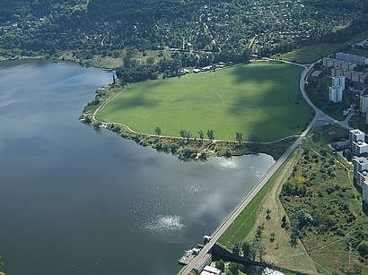 Ako do Motova hromadnou dopravou - O mieste