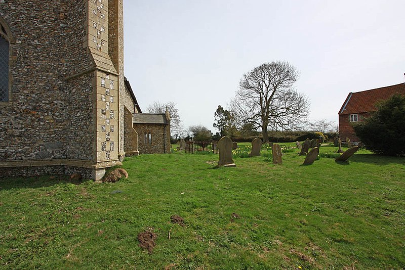 File:St Helen, Gateley, Norfolk - Churchyard - geograph.org.uk - 1813249.jpg