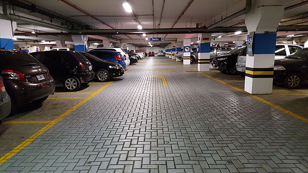 A subterranean parking lot of a Brazilian shopping mall taken in 2016