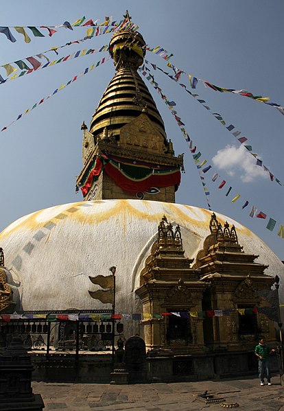 File:Swayambhunath-Hauptstupa-22-2013-gje.jpg