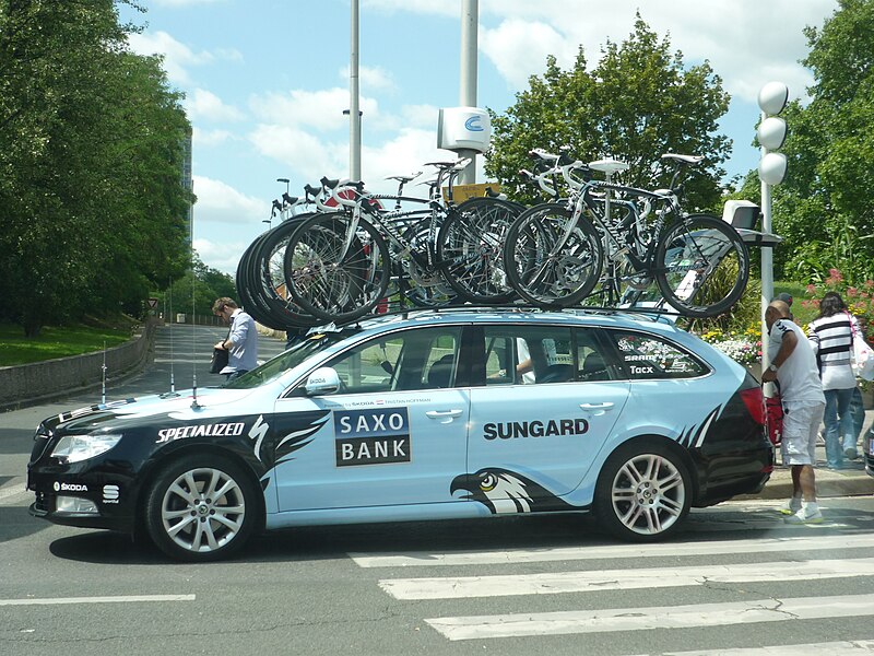 File:TdF 2011 Saxo Bank-SunGard.JPG