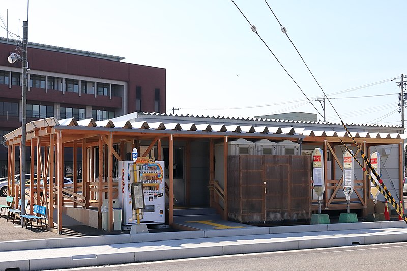 File:Temporary relocation Maruoka bus terminal 2019.jpg