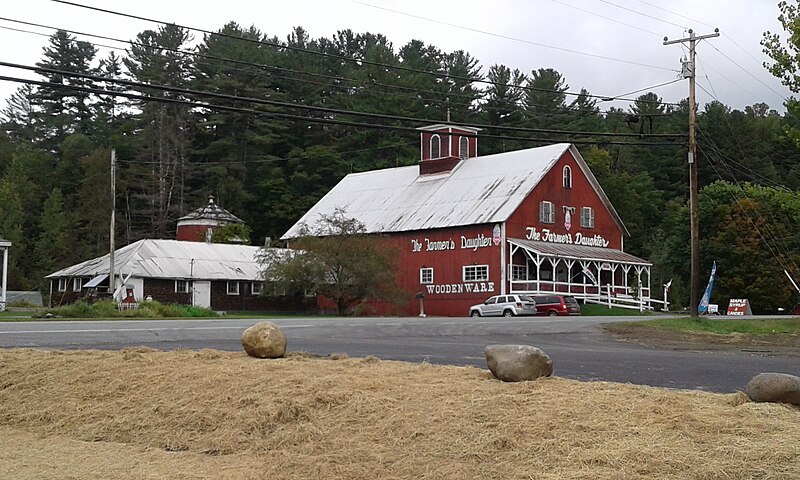 File:The Farmer's Daughter Gift Barn VT Rte 2 Saint Johnsbury VT September 2016.jpg