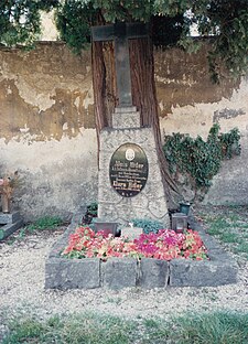 Hitler's tombstone, photographed c. 1984 The graves of Alois and Klara Hitler at Leonding near Linz.jpg