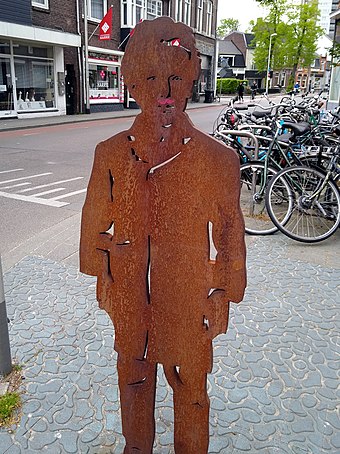 Sculpture of young Theo, mistakenly considered to represent Vincent, Tilburg (Netherlands)