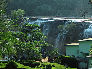 <span class="mw-page-title-main">Tirparappu Waterfalls</span> Waterfall in Thiruparappu