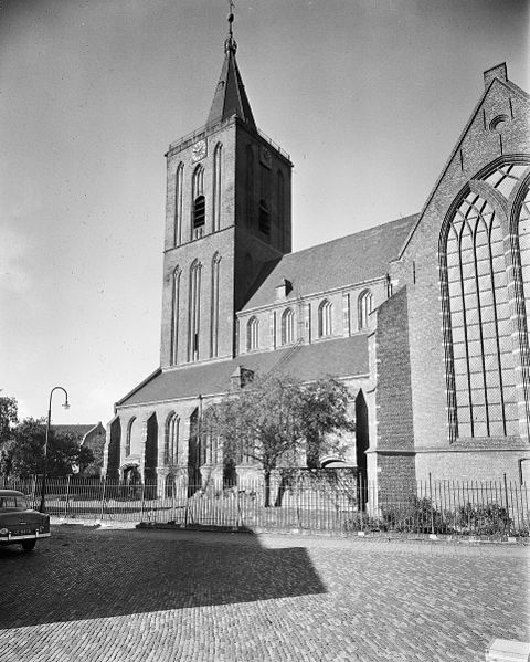 File:Toren en kerk naar het noord-westen - Naarden - 20161935 - RCE.jpg