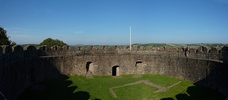 File:Totnes Castle Panorama - Toothy Shadows - panoramio.jpg