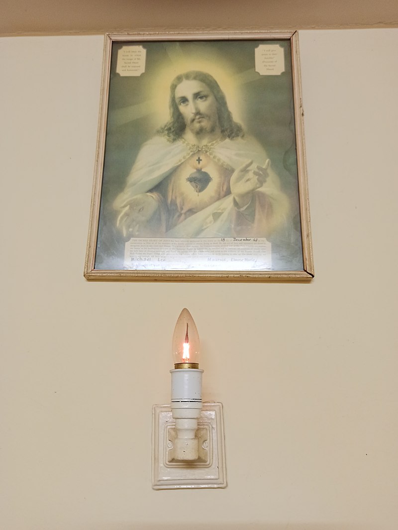 Sacred Heart lamp - Wikipedia