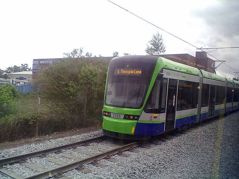 File:Tram 2558 at Elmers End.jpg