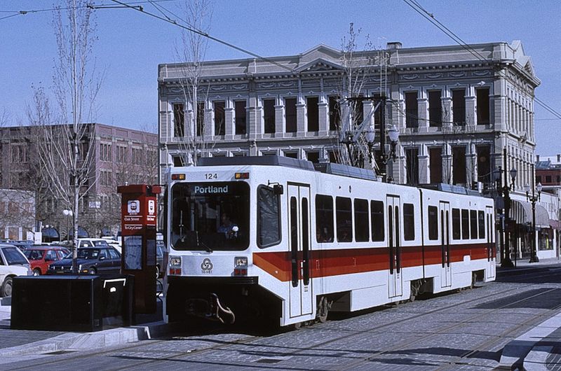 File:TriMet Bombardier LRV and wheelchair lift at 1st and Stark in 1987.jpg